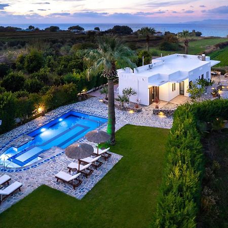 Villa Palmeras Soroni エクステリア 写真