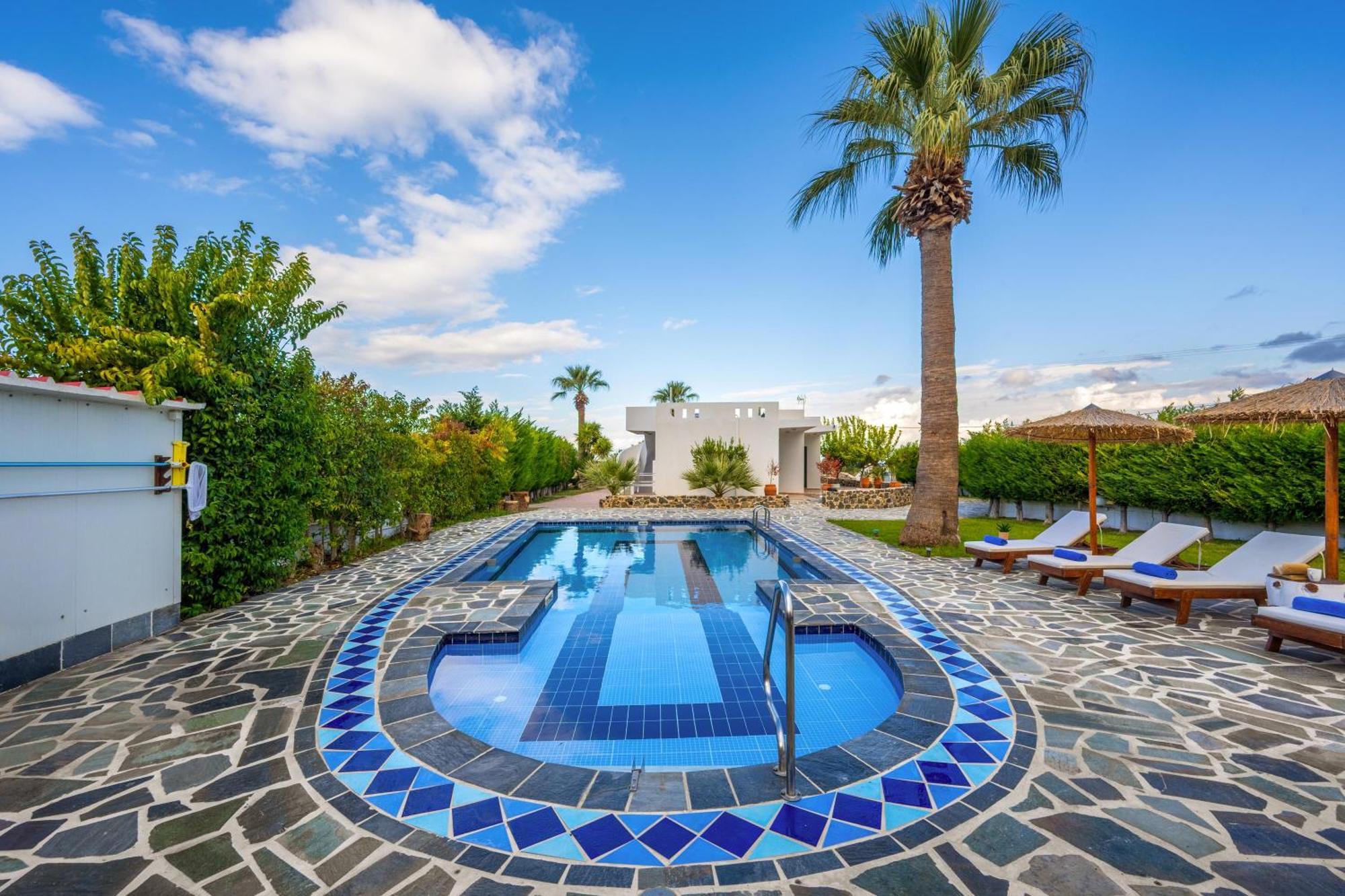 Villa Palmeras Soroni エクステリア 写真
